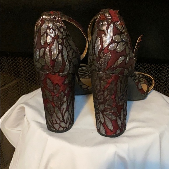 heels - Picture 5 of 7